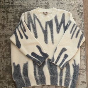 Verge Girl Along the Sidewalk Knit